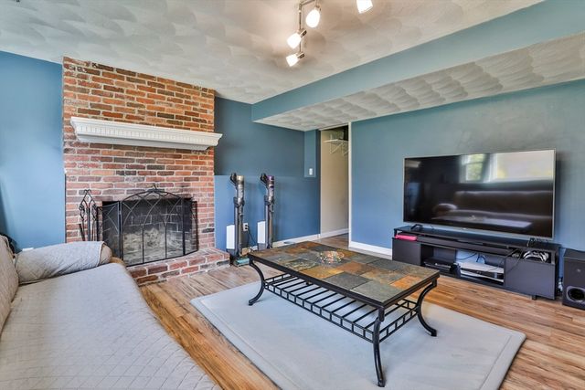 26 Clover Hill Drive, Chelmsford, MA 01824