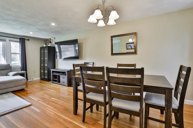 26 Clover Hill Drive, Chelmsford, MA 01824