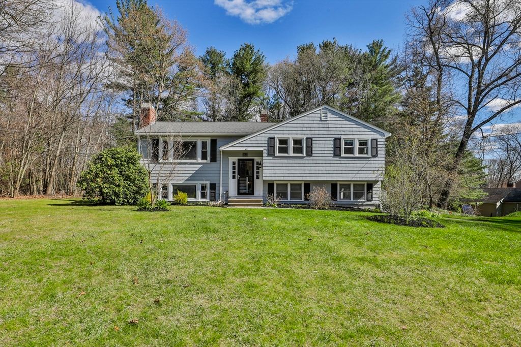 26 Clover Hill Drive, Chelmsford, MA 01824