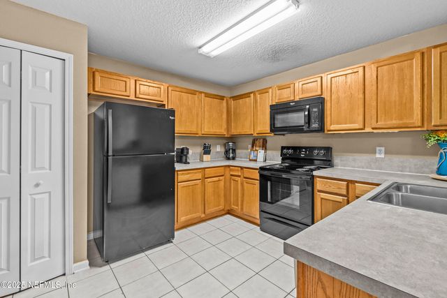6094 MAGGIES Circle, 109, Jacksonville, FL 32244
