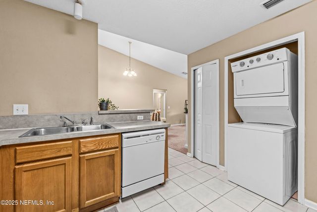 6094 MAGGIES Circle, 109, Jacksonville, FL 32244