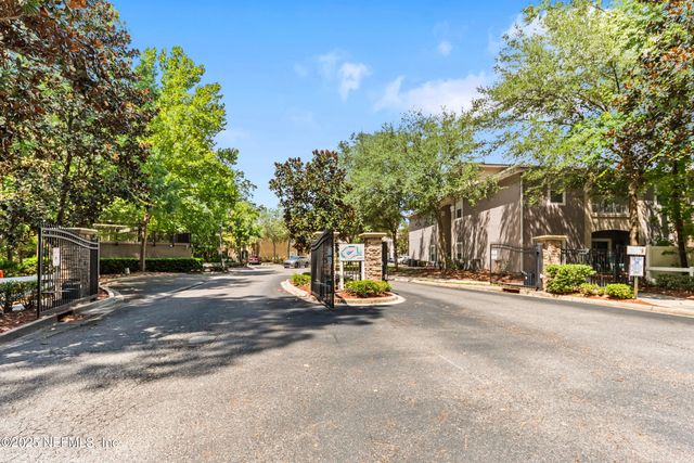 6094 MAGGIES Circle, 109, Jacksonville, FL 32244