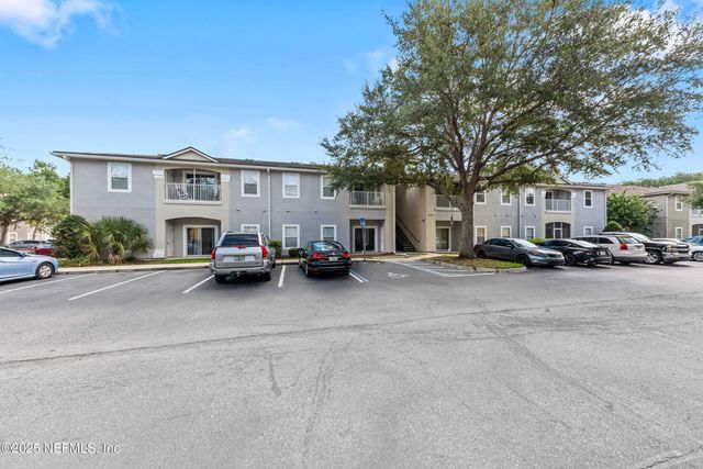 6094 MAGGIES Circle, 109, Jacksonville, FL 32244