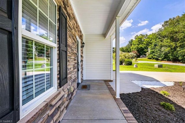 152 Tree Top Lane, Stokesdale, NC 27357