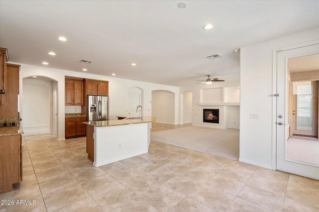 2406 W OLD PAINT Trail, Phoenix, AZ 85086