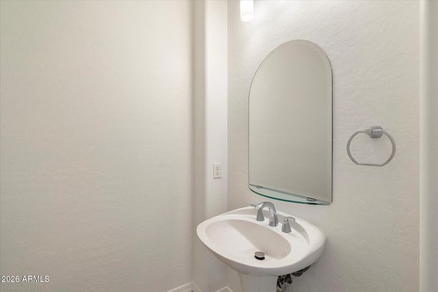 2406 W OLD PAINT Trail, Phoenix, AZ 85086