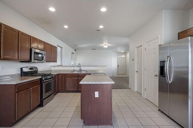 3140 Feather Edge Street SW, Albuquerque, NM 87121