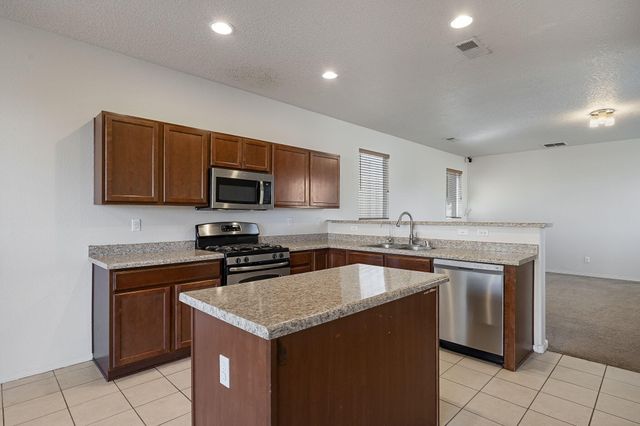 3140 Feather Edge Street SW, Albuquerque, NM 87121