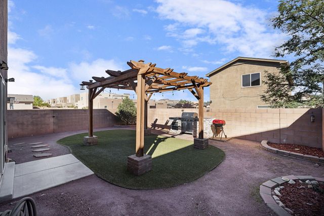 3140 Feather Edge Street SW, Albuquerque, NM 87121