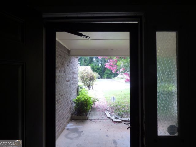 1572 Circlestone Drive, Stone Mountain, GA 30088