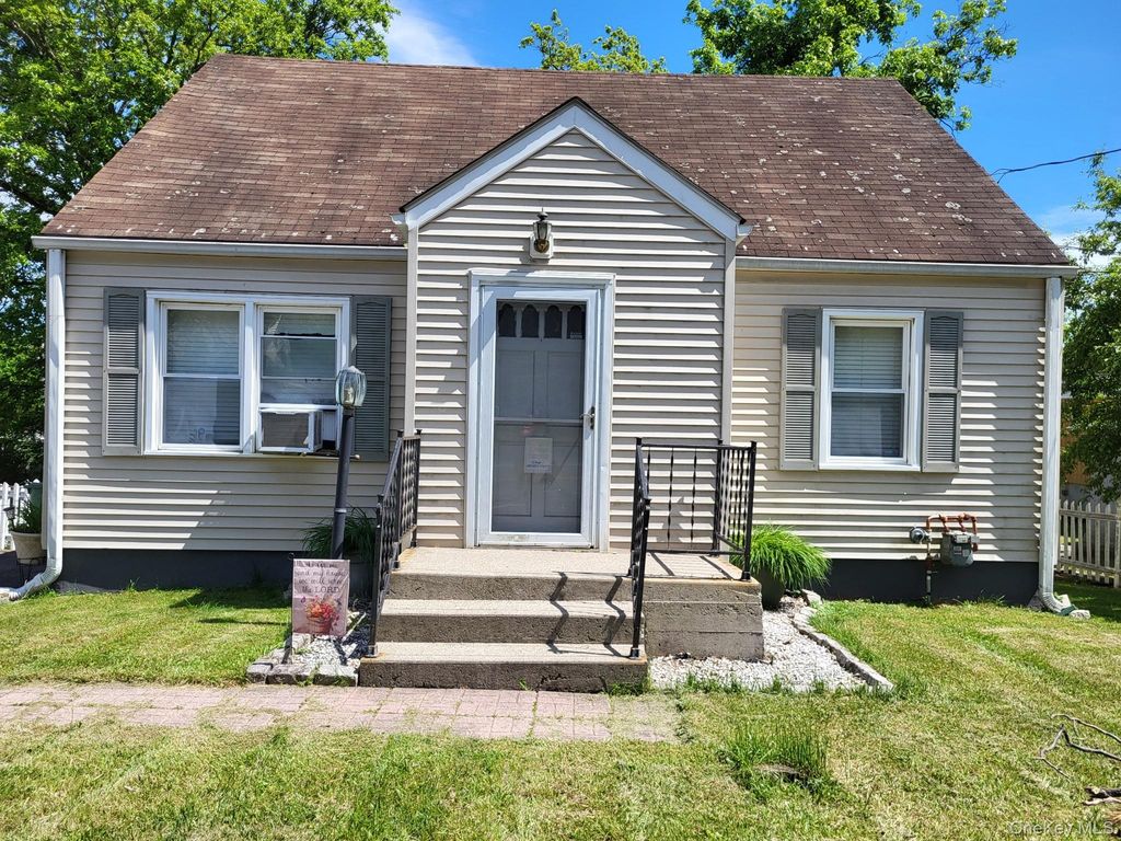 319 Wawayanda Avenue, Middletown, NY 10940
