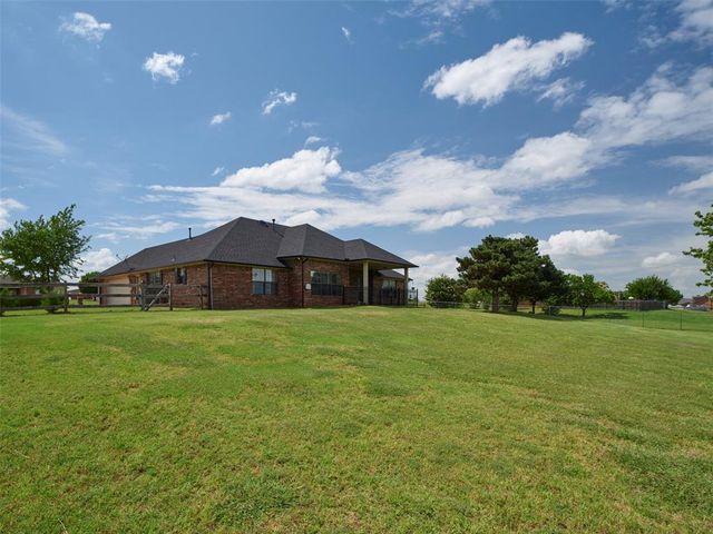 486 Summer Valley Road, Blanchard, OK 73010