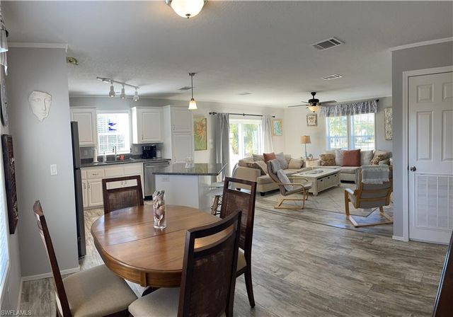 5520 Rainbow DR, Bokeelia, FL 33922