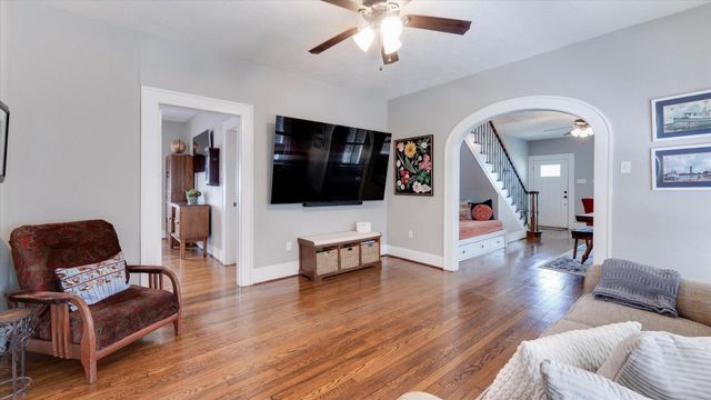 1012 Edwards Street, Houston, TX 77007