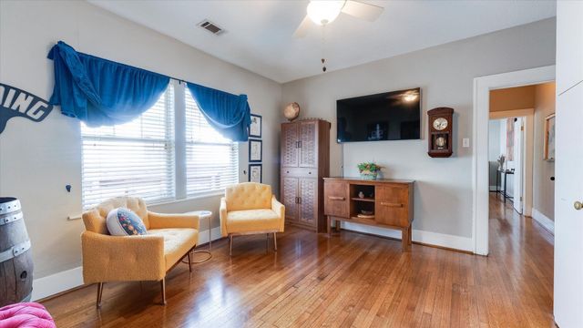 1012 Edwards Street, Houston, TX 77007