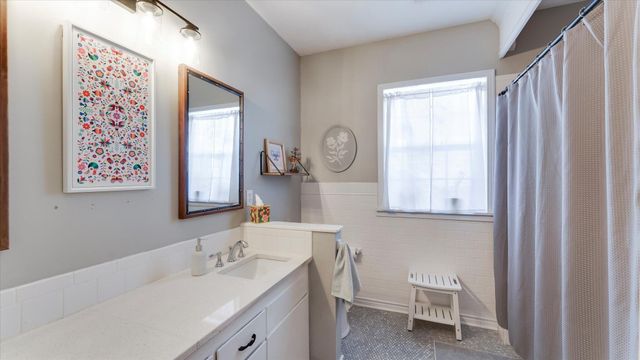 1012 Edwards Street, Houston, TX 77007