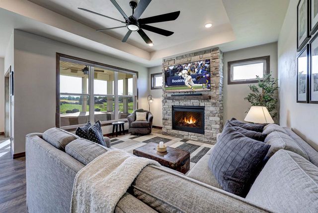 885 CYGNET COURT, Menasha, WI 54952