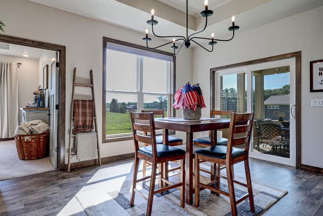 885 CYGNET COURT, Menasha, WI 54952