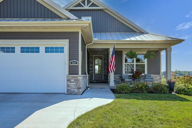 885 CYGNET COURT, Menasha, WI 54952