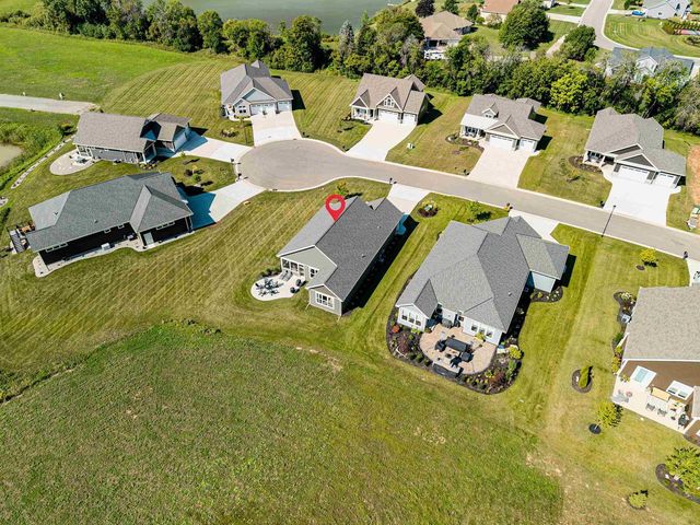 885 CYGNET COURT, Menasha, WI 54952