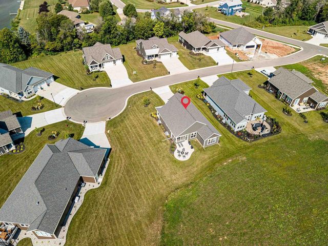 885 CYGNET COURT, Menasha, WI 54952