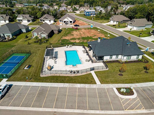 885 CYGNET COURT, Menasha, WI 54952