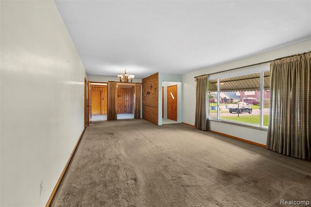 26504 Doxtator Street, Dearborn Heights, MI 48127