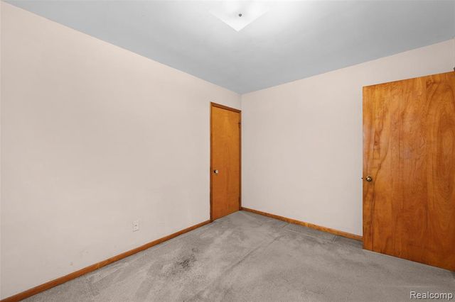 26504 Doxtator Street, Dearborn Heights, MI 48127