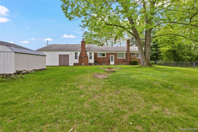 26504 Doxtator Street, Dearborn Heights, MI 48127