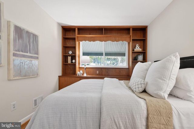 109 BLUFF TER, Silver Spring, MD 20902