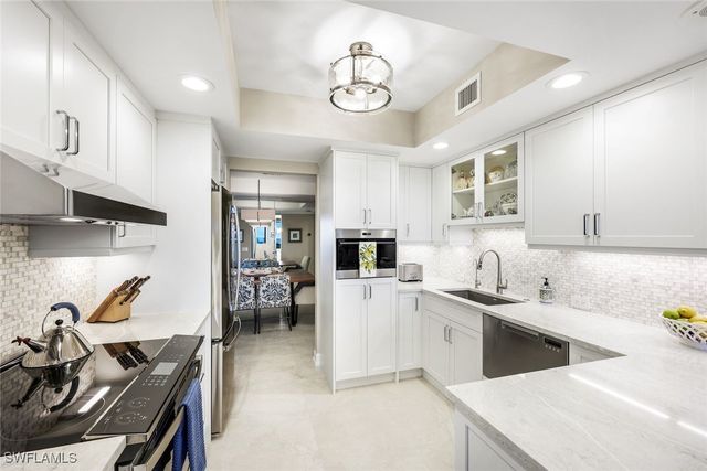 7225 Pelican Bay BLVD 604, Naples, FL 34108