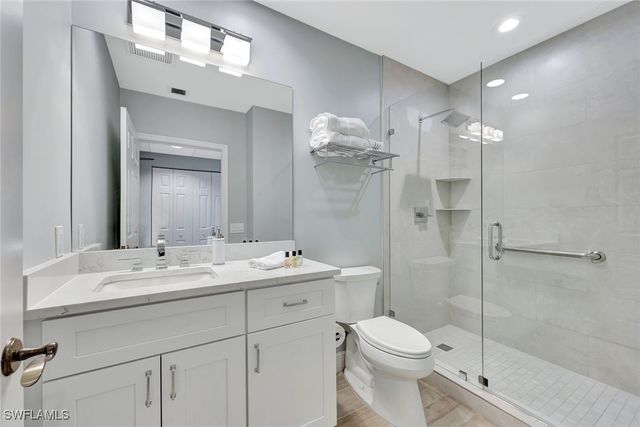 7225 Pelican Bay BLVD 604, Naples, FL 34108