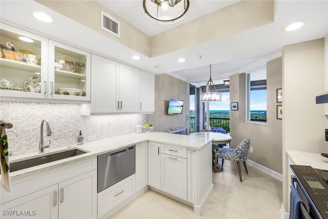 7225 Pelican Bay BLVD 604, Naples, FL 34108