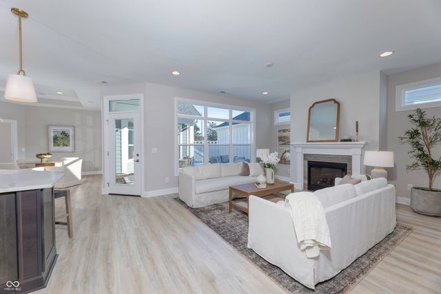 7054 Shenandoah Street, Zionsville, IN 46077