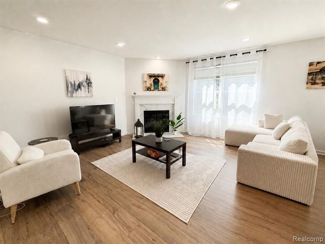 9171 Dogwood Lane, Dexter, MI 48130