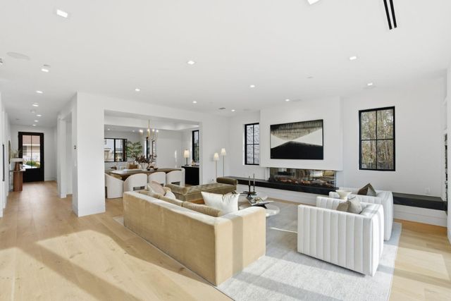 839 Crossway Road, Burlingame, CA 94010