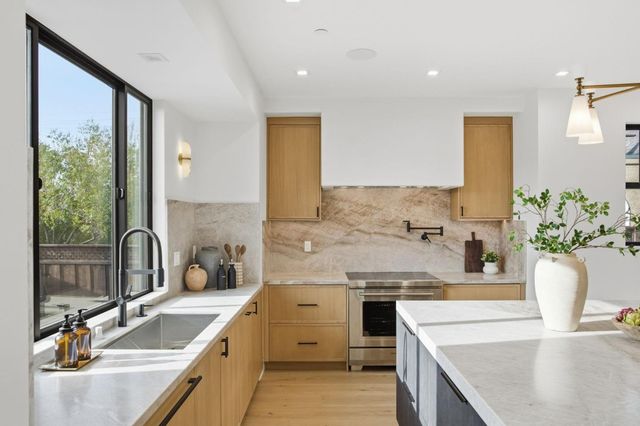 839 Crossway Road, Burlingame, CA 94010