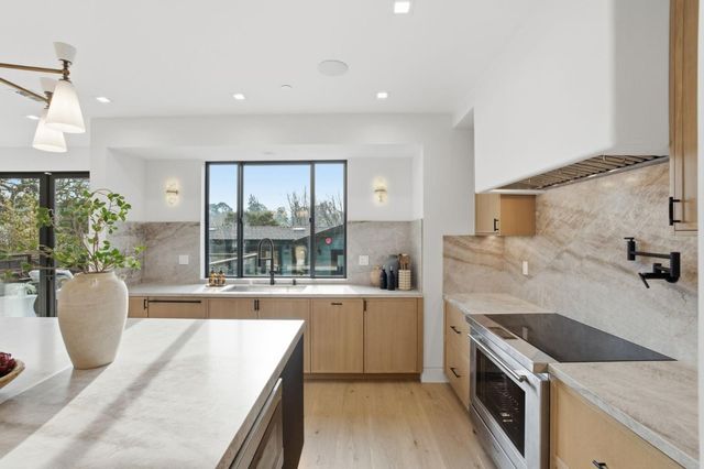 839 Crossway Road, Burlingame, CA 94010