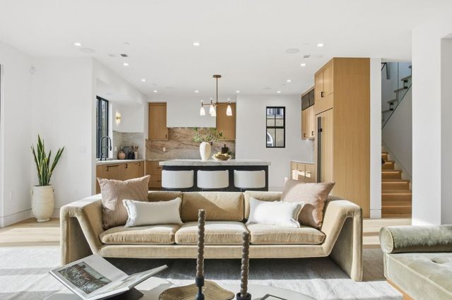 839 Crossway Road, Burlingame, CA 94010