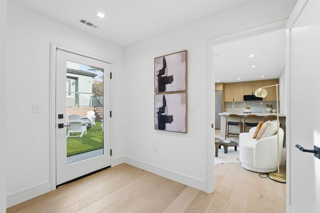 839 Crossway Road, Burlingame, CA 94010