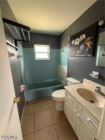 5456 10th AVE, Fort Myers, FL 33907