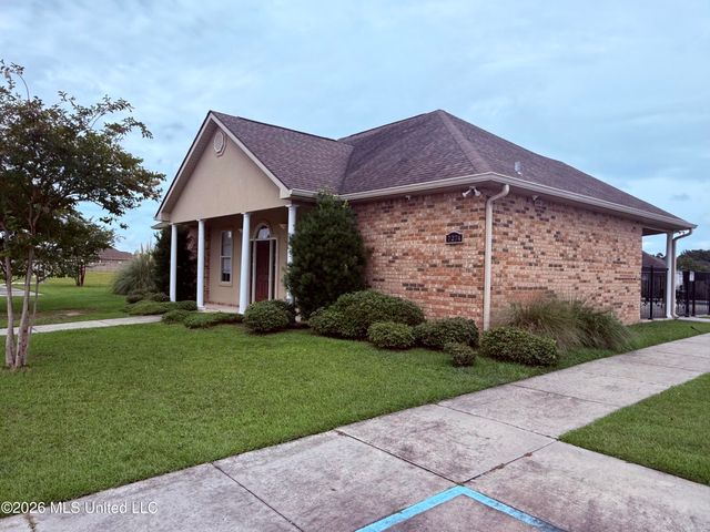 12237 Savannah Circle, Ocean Springs, MS 39564