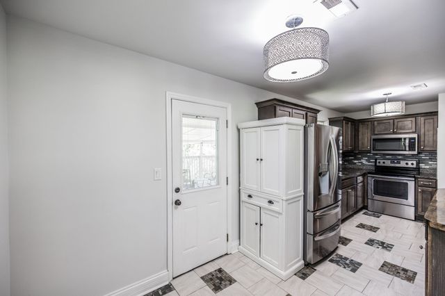 907 N Graycroft Ave, Madison, TN 37115