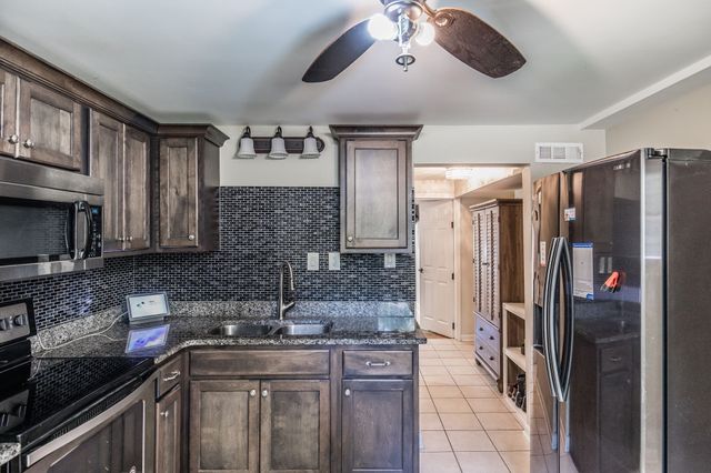 907 N Graycroft Ave, Madison, TN 37115