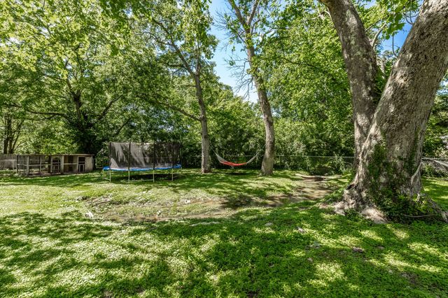 907 N Graycroft Ave, Madison, TN 37115