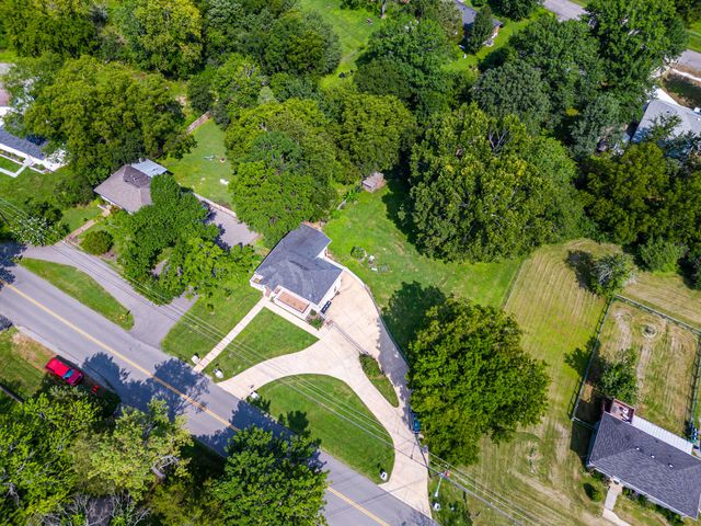 907 N Graycroft Ave, Madison, TN 37115