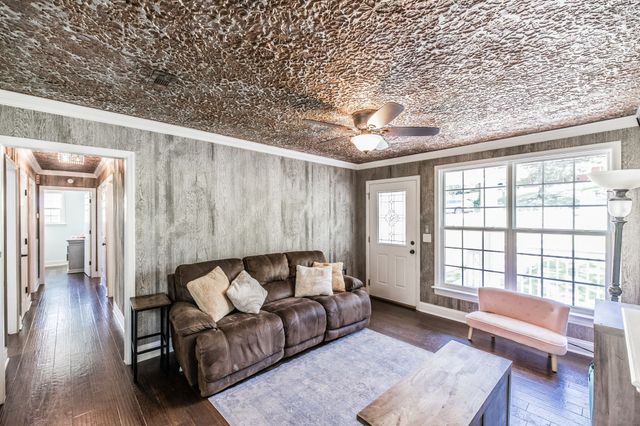 907 N Graycroft Ave, Madison, TN 37115