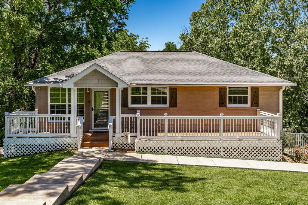 907 N Graycroft Ave, Madison, TN 37115