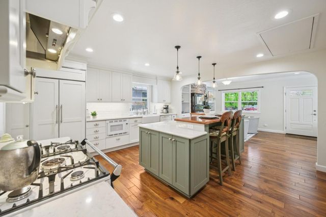 124 Massol Avenue, Los Gatos, CA 95030