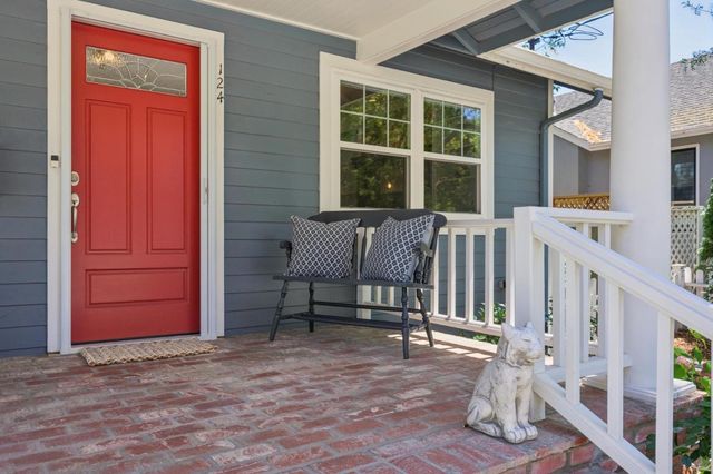 124 Massol Avenue, Los Gatos, CA 95030